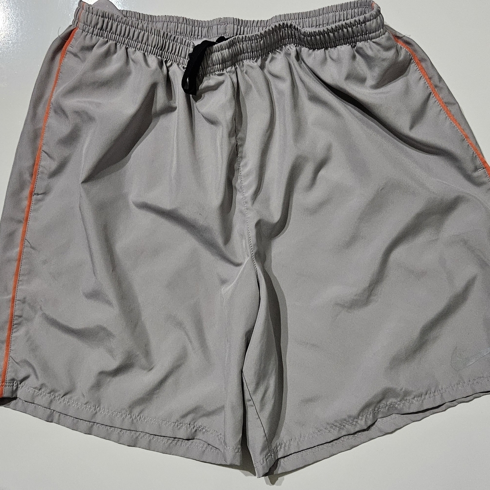 Nike Men’s Large Gray Athletic Shorts – Sport Gym Running – Excellent Condition